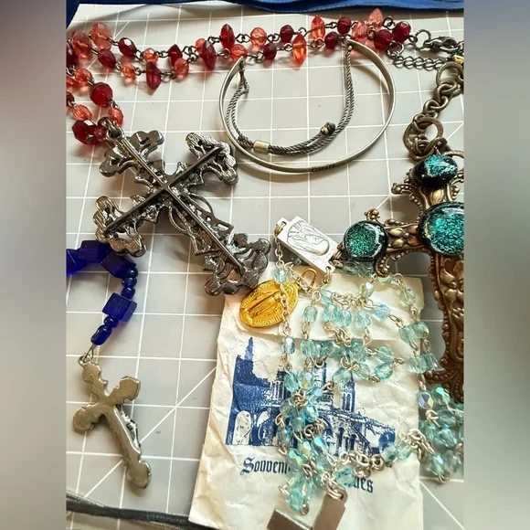 Vintage Christian Cross Jewelry Repurpose Lot - Picture 15 of 17